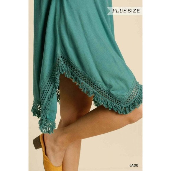 Umgee Plus Size Jade V-Neck Crochet Detail Sleeveless Dress - Picture 4 of 12